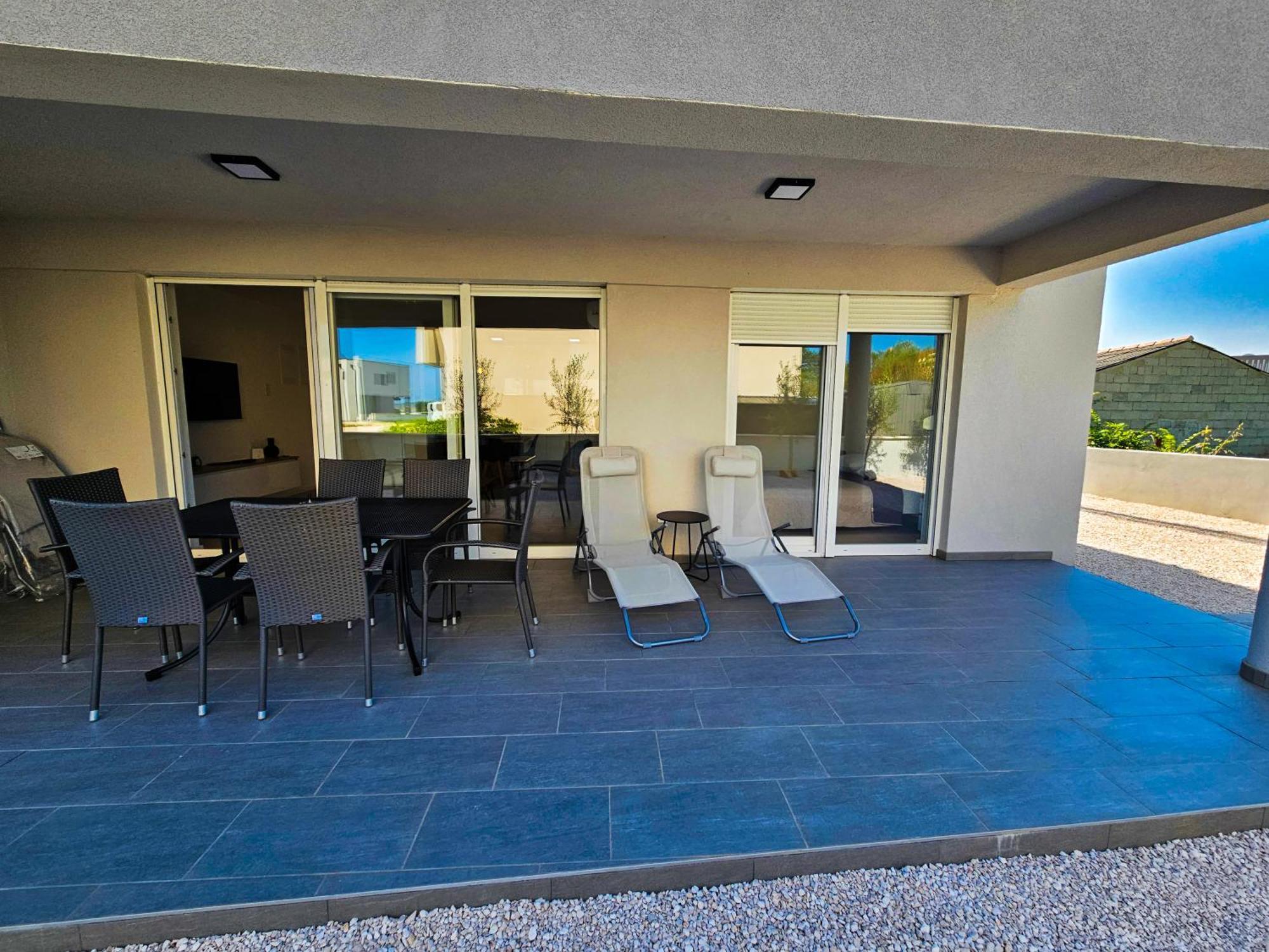 Paradise Apartment Nin